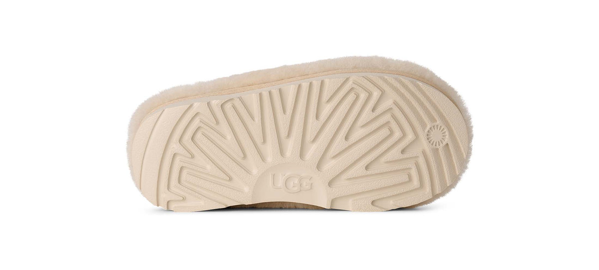 UGG Classic Fluffed Slip-On – Barn – Natural