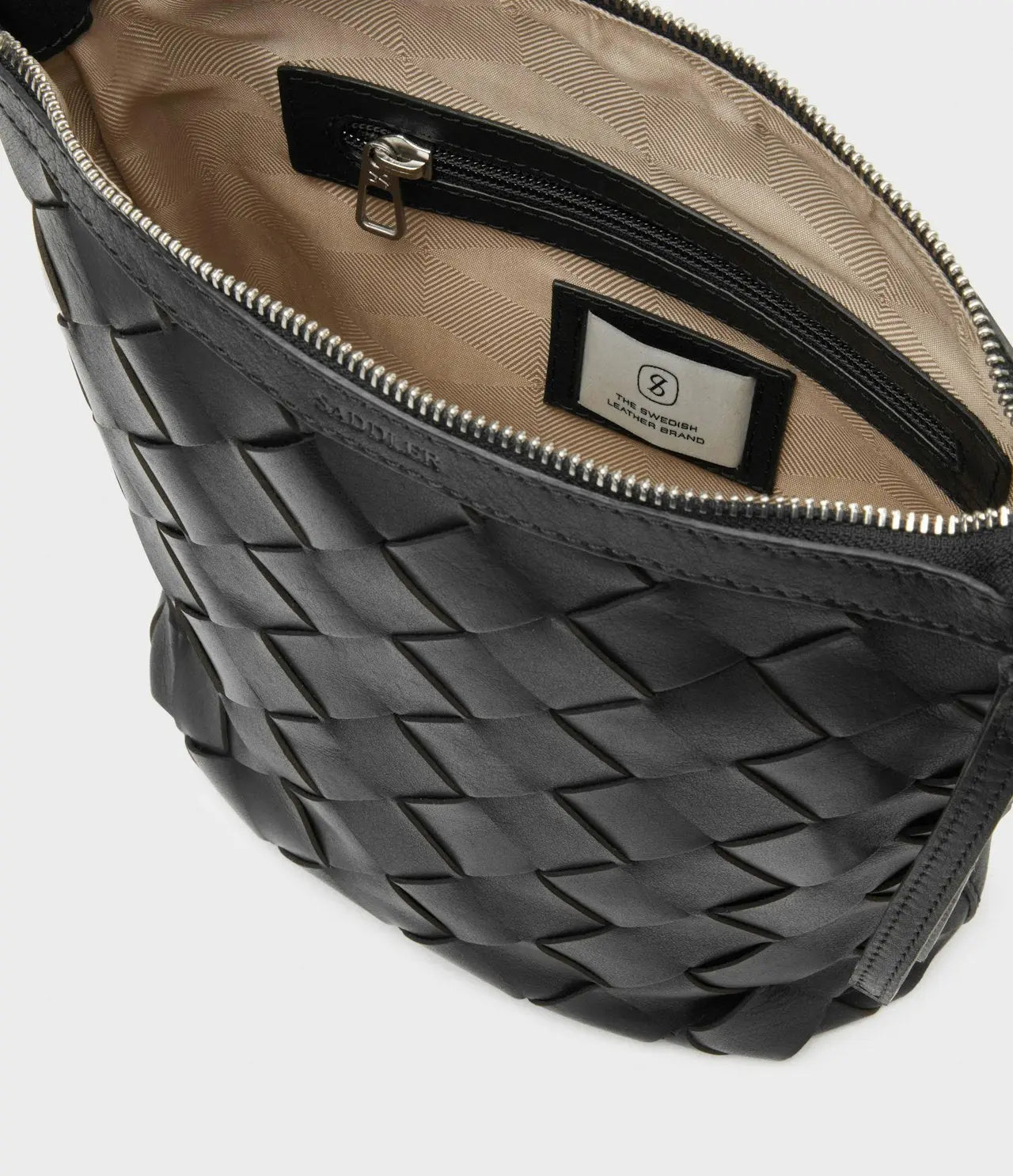 Saddler Arima Axelremsväska - Travels And Bags