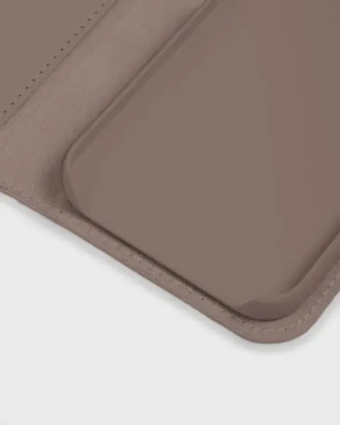 Holdit Wallet Case Magnet iPhone 15 - Ljusbrun - Travels And Bags