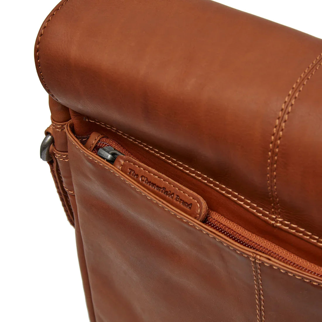 The Chesterfield Brand Raphael Axelremsväska - Cognac - Travels And Bags