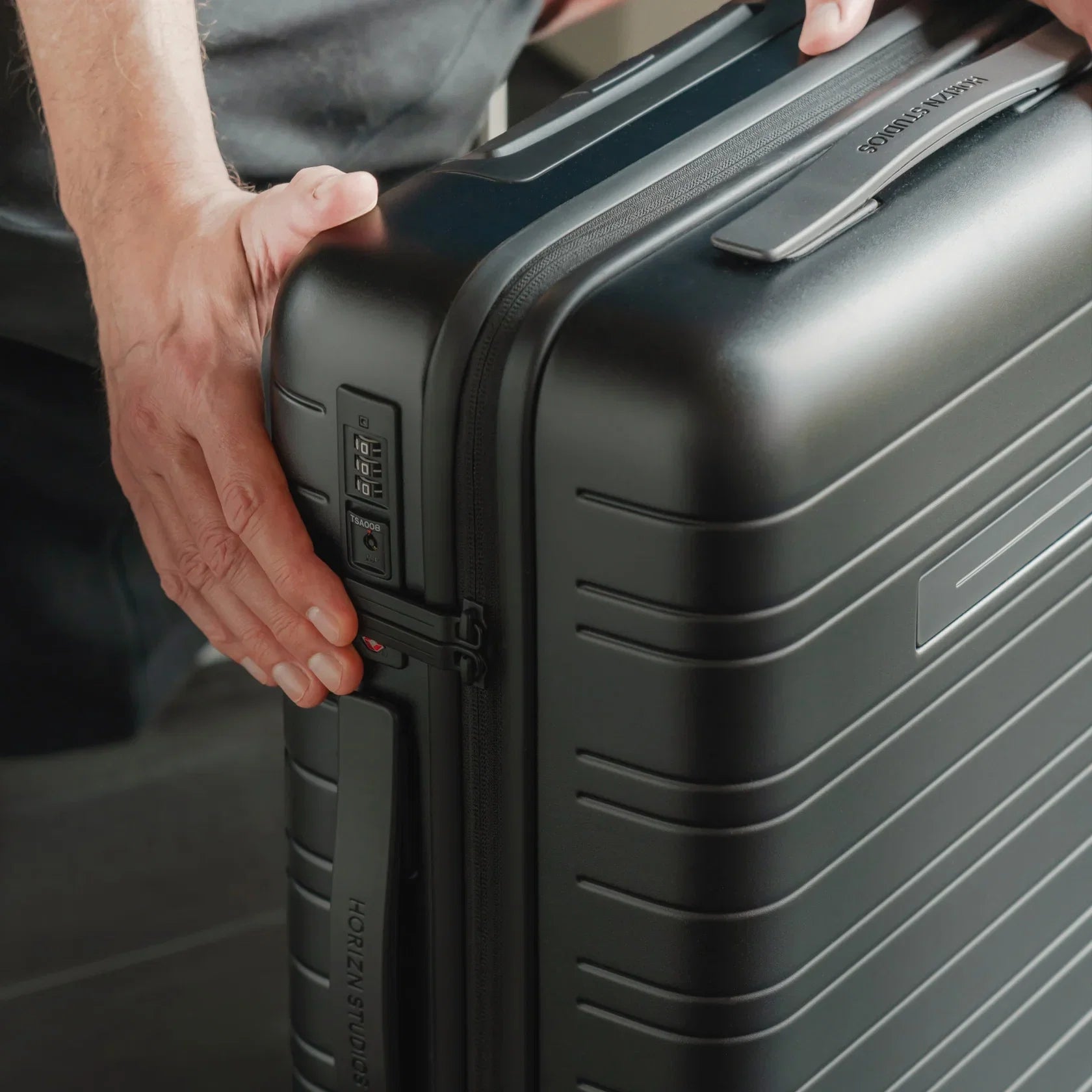 Horizn Studios H5 Pro Kabinväska 55 cm - Mörkgrön - Travels And Bags