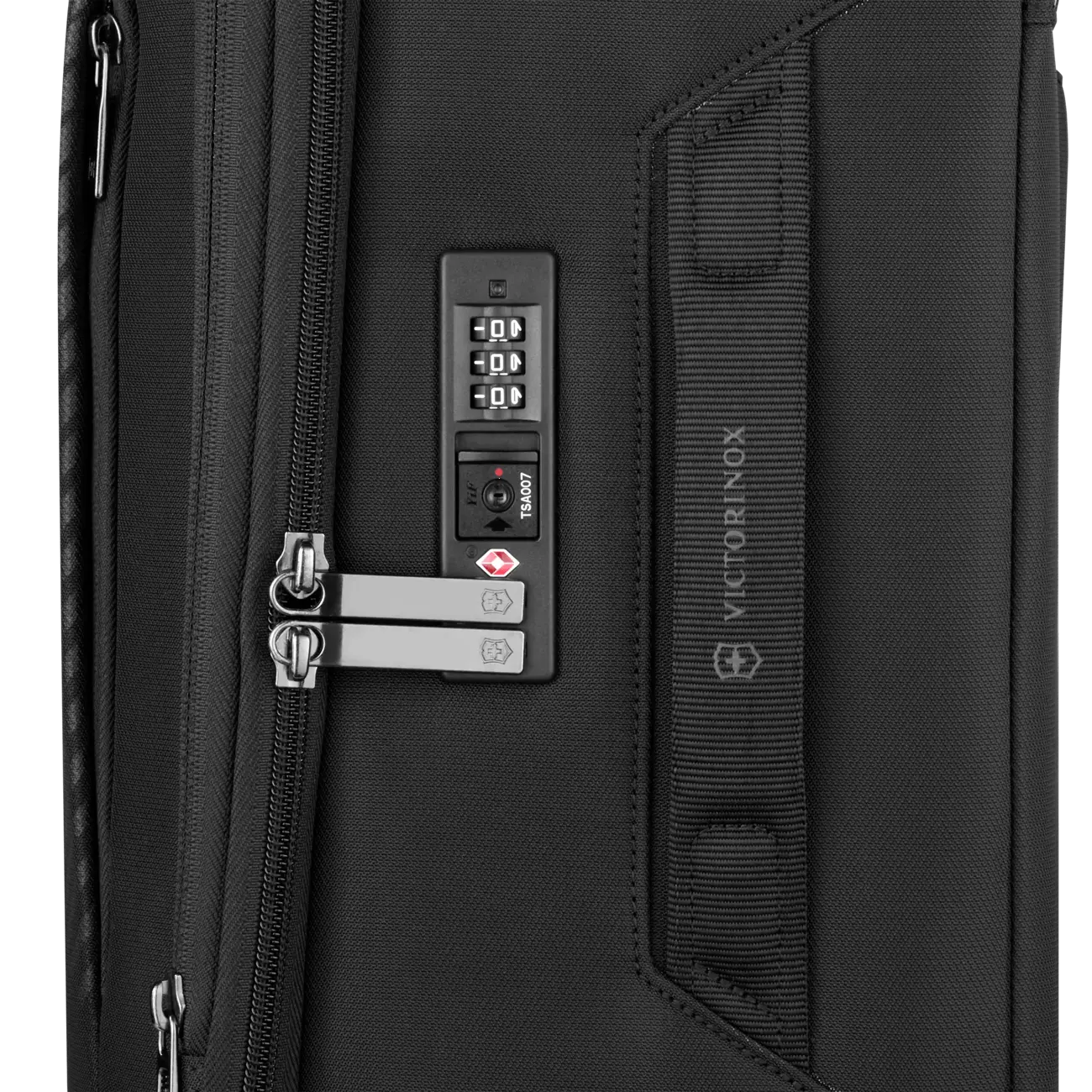 Victorinox Crosslight Softside Mellanstor resväska - Travels And Bags
