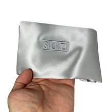 Ladda upp bild till gallerivisning, Sidenörngott - Silver, 100% Mullbärssiden, 22 momme
